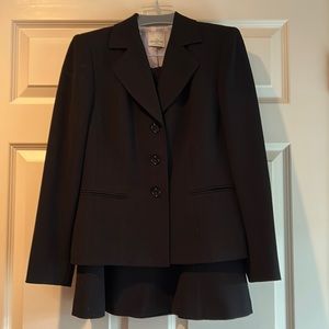 Anne Klein ladies skirt suit!